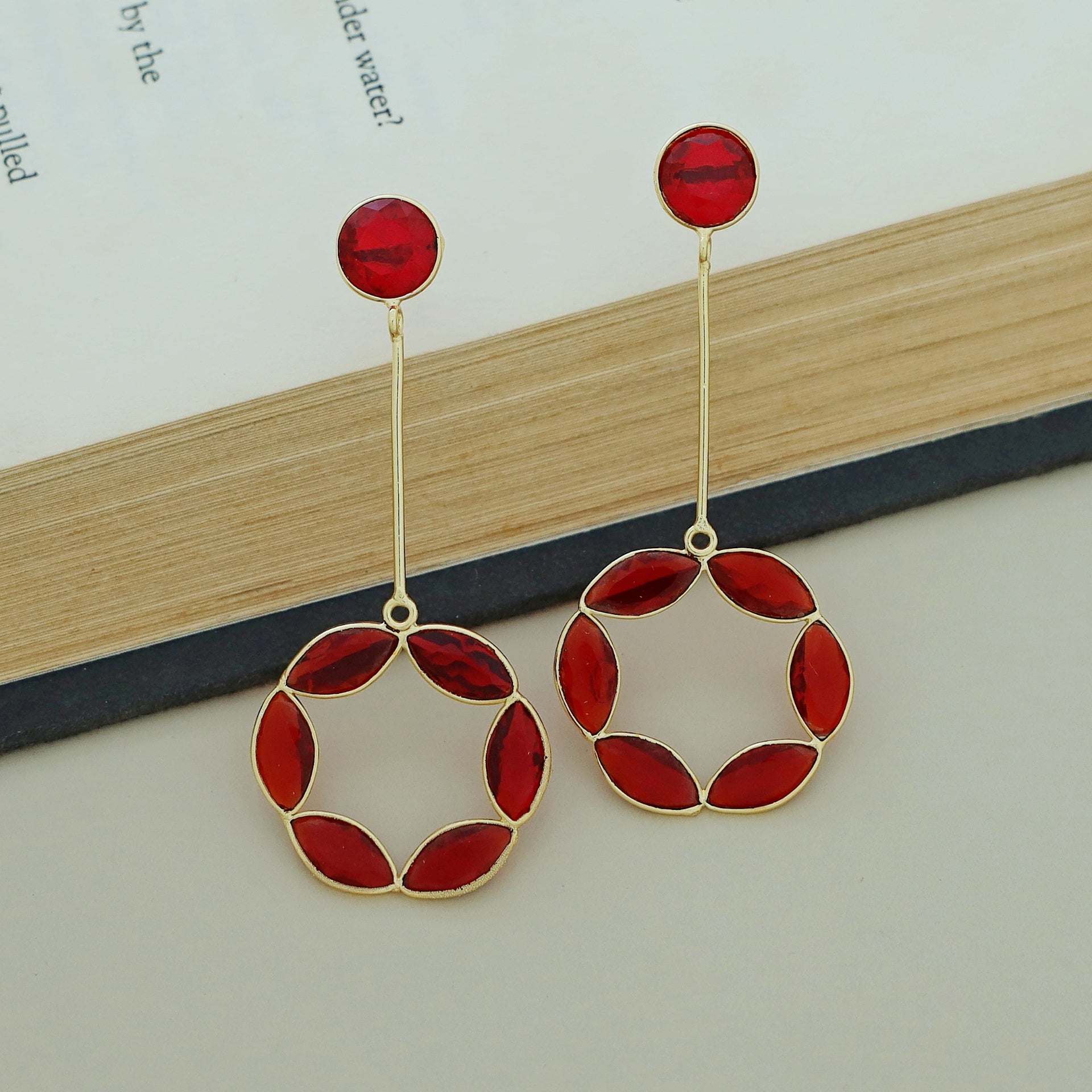 Glossy Circle Stick Earring